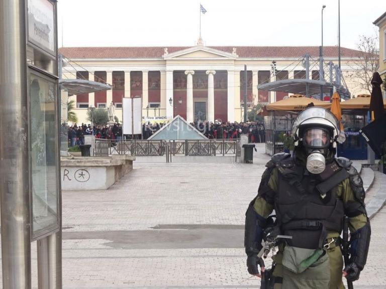 Συλλαλητήριο για τη Μακεδονία: Αντισυγκέντρωση στην Αθήνα [pics]