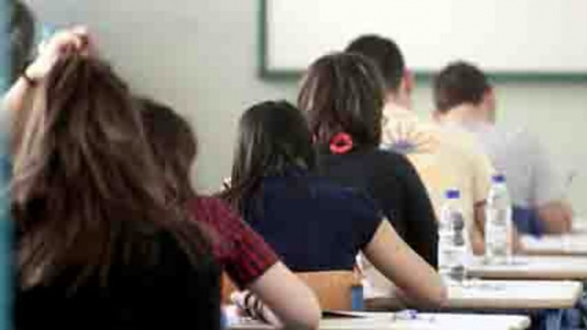 Πανικός σε σχολείο – Έβαλε φωτιά για να κάψει τους συμμαθητές και την καθηγήτριά του!