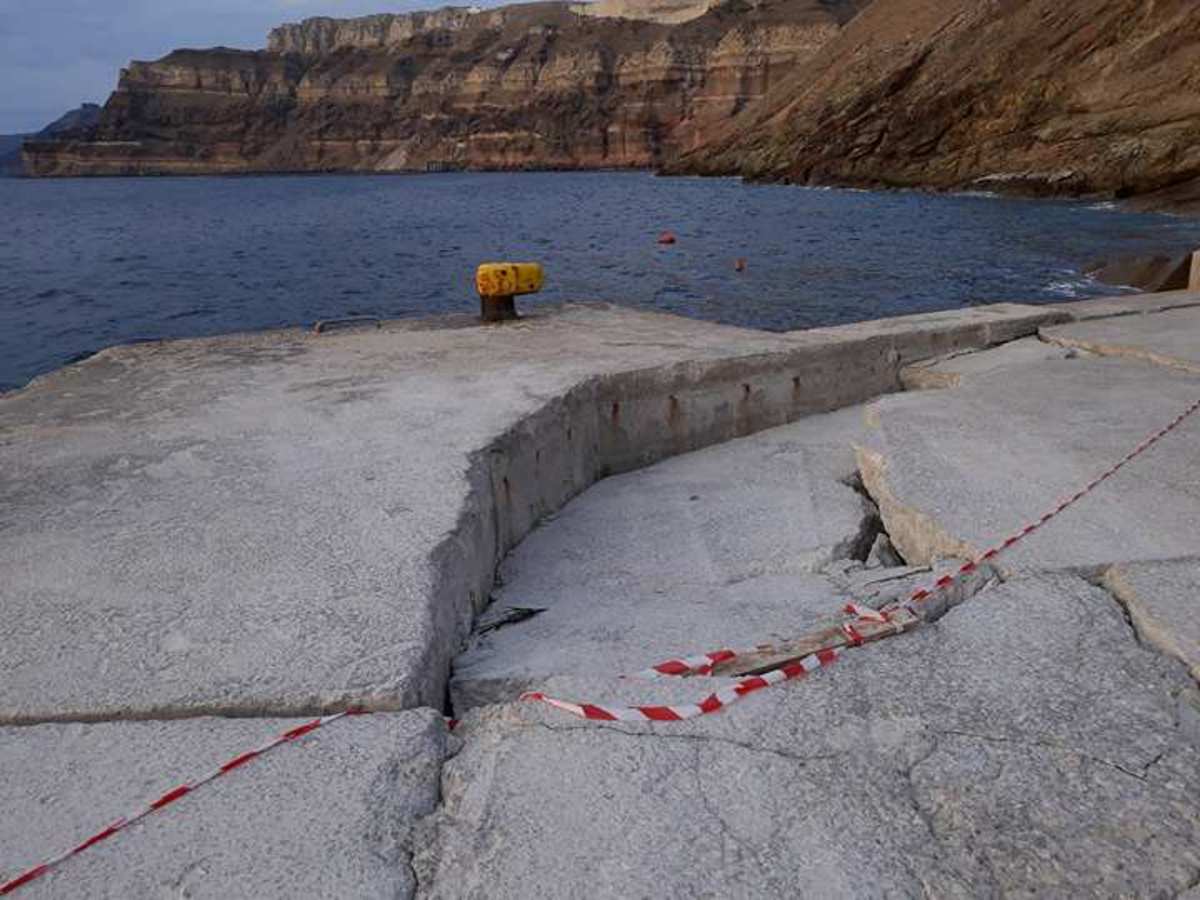 Σαντορίνη: Μεγάλη καθίζηση σε προβλήτα του λιμανιού