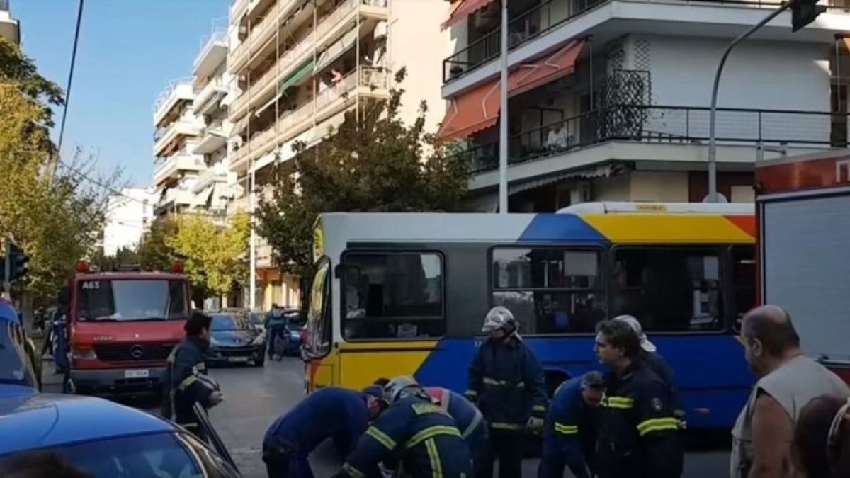 Θεσσαλονίκη: Λεωφορείο συγκρούστηκε με φορτηγό στην Άνω Ηλιούπολη – Αναίμακτο το τροχαίο!