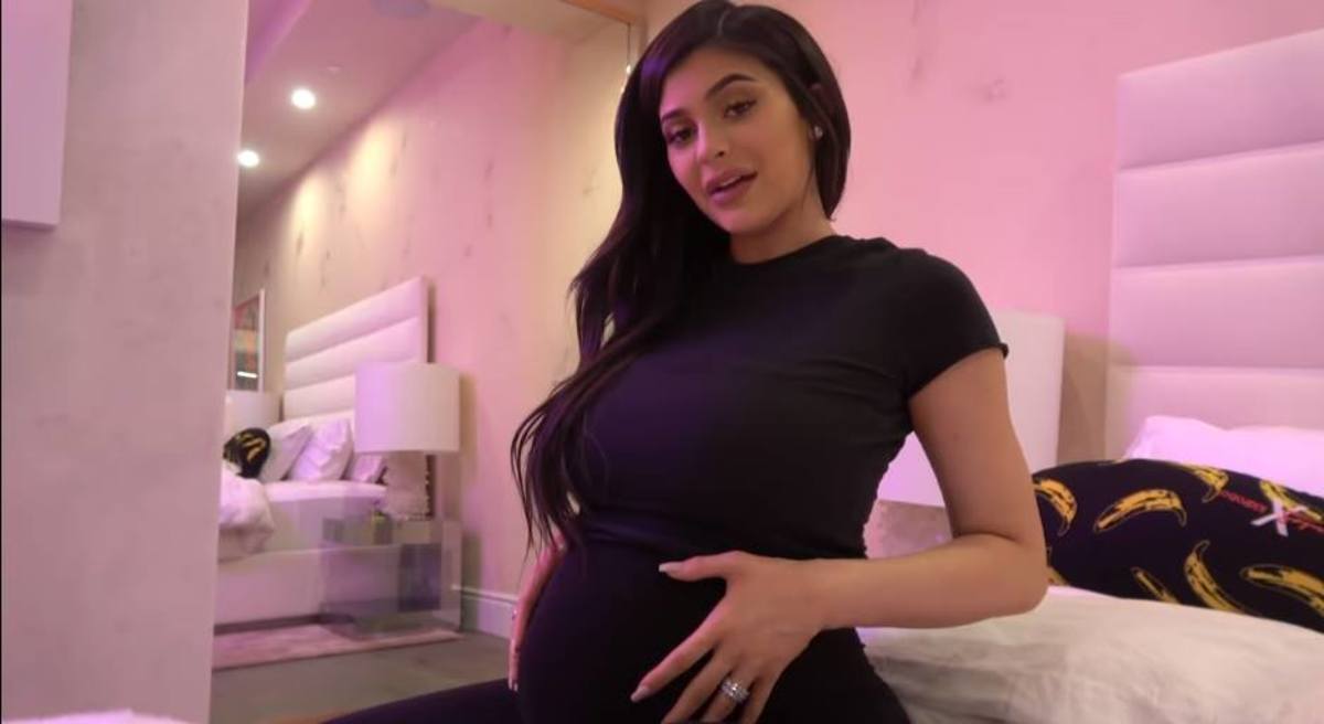 H Kylie Jenner ανακοίνωσε τη γέννηση της κόρης της! video