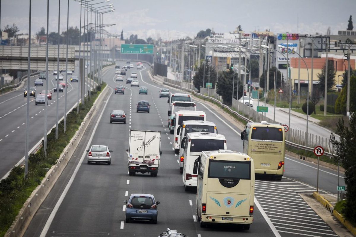 Συλλαλητήριο Αθήνα: Με πούλμαν, τρένα, αεροπλάνα και… βαπόρια, όλοι στο Σύνταγμα! [pics, vids]