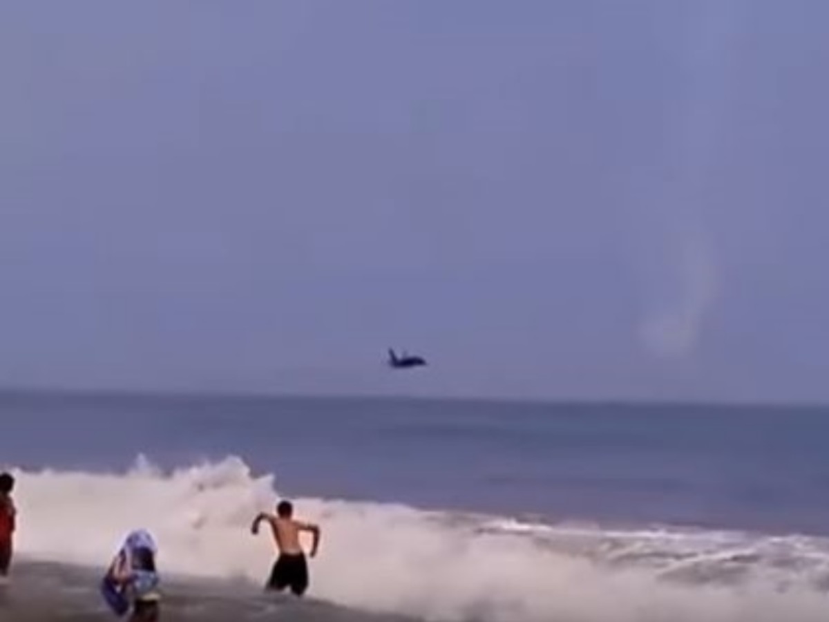 Σοκαριστικές χαμηλές πτήσεις μαχητικών που έγιναν σε ανύποπτο χρόνο [vid]