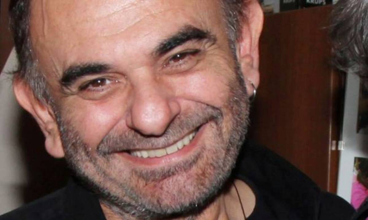 Σάκης Μπουλάς: Πέρασαν τέσσερα χρόνια από τον θάνατό του – Ο ηθοποιός που τον μνημονεύει κάθε χρόνο