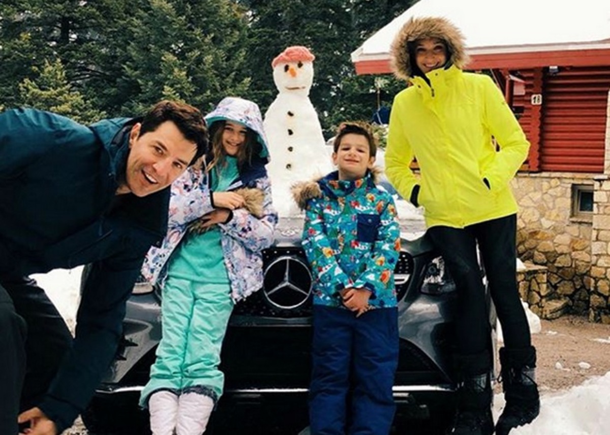 Σάκης Ρουβάς – Κάτια Ζυγούλη: Για σκι στον Παρνασσό μαζί με τα παιδιά! [pics]