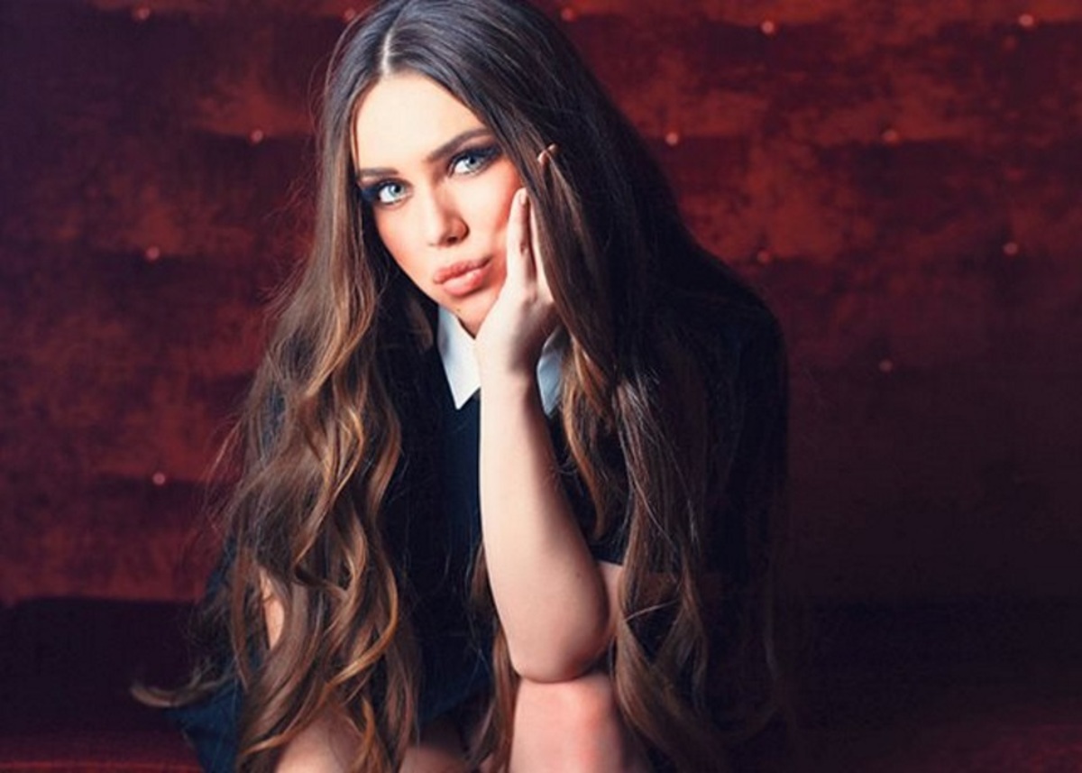 Νικόλ Σαραβάκου: Το ντουέτο της με τον Γιώργο Νταλάρα