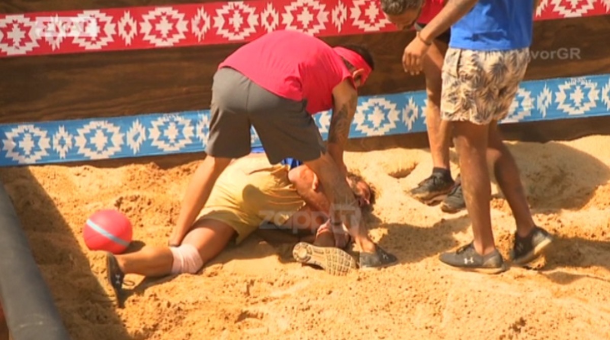 Survivor: “Πάγωσαν” με τον τραυματισμό του Θεοδωρόπουλου! Σφάδαζε από τους πόνους, έφυγε με ασθενοφόρο…