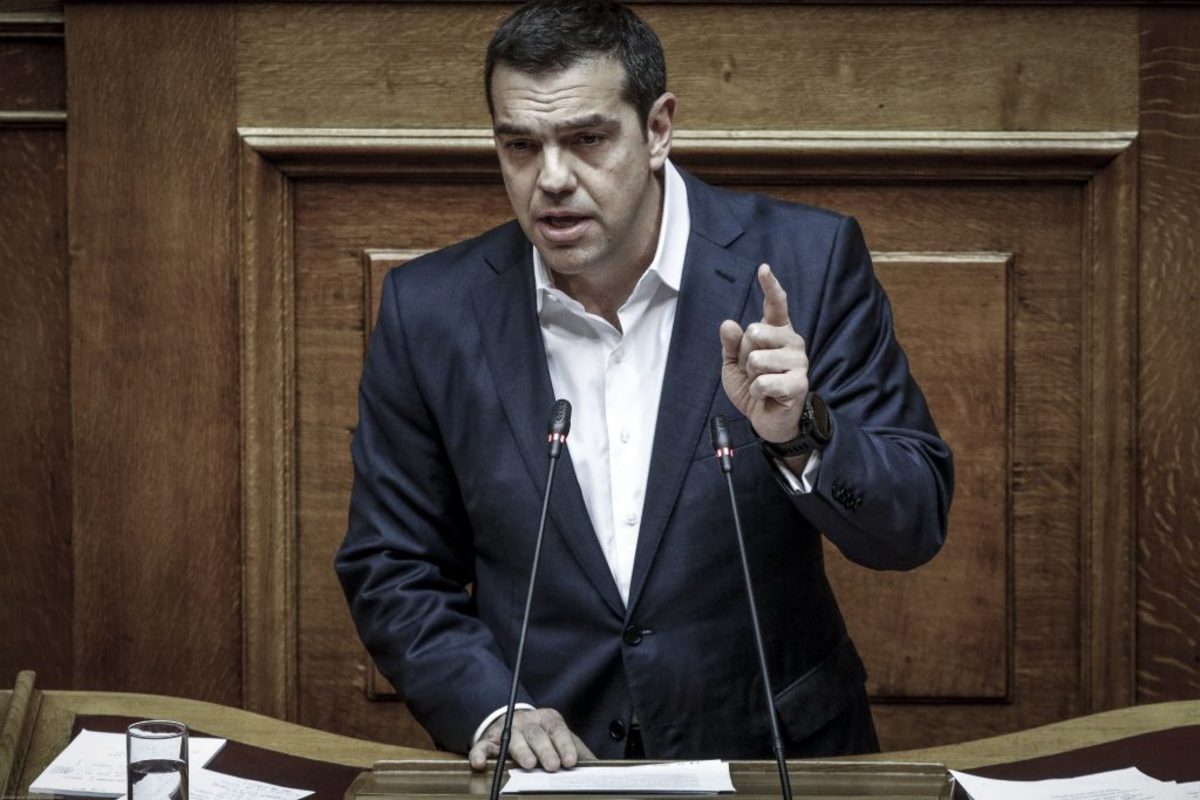 Τσίπρας σε Μητσοτάκη: Υιοθετήσατε την βλακώδη θεωρία ότι εμείς οργανώσαμε επιχείρηση εξόντωσης με την βοήθεια του FBI