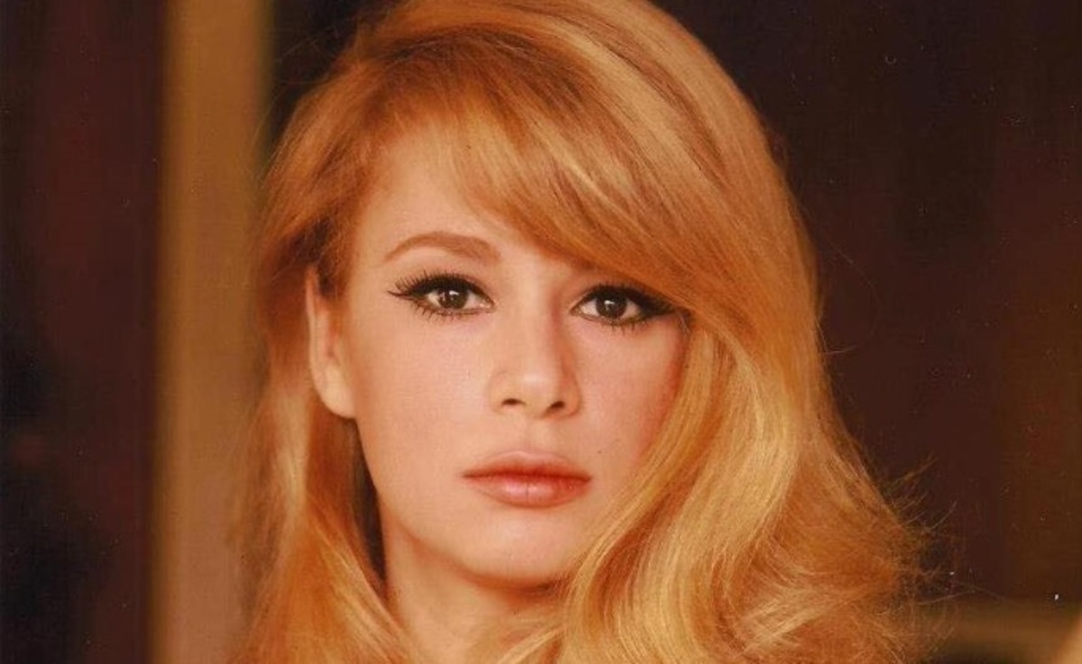 «Έφυγα παρατώντας σύξυλη την Αλίκη Βουγιουκλάκη…»