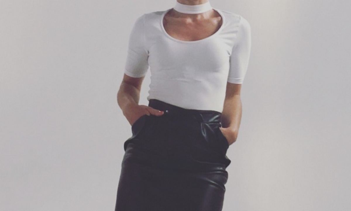 Επικό βίντεο! Πασίγνωστη παρουσιάστρια παίζει με τους φαλλούς στον Τύρναβο!