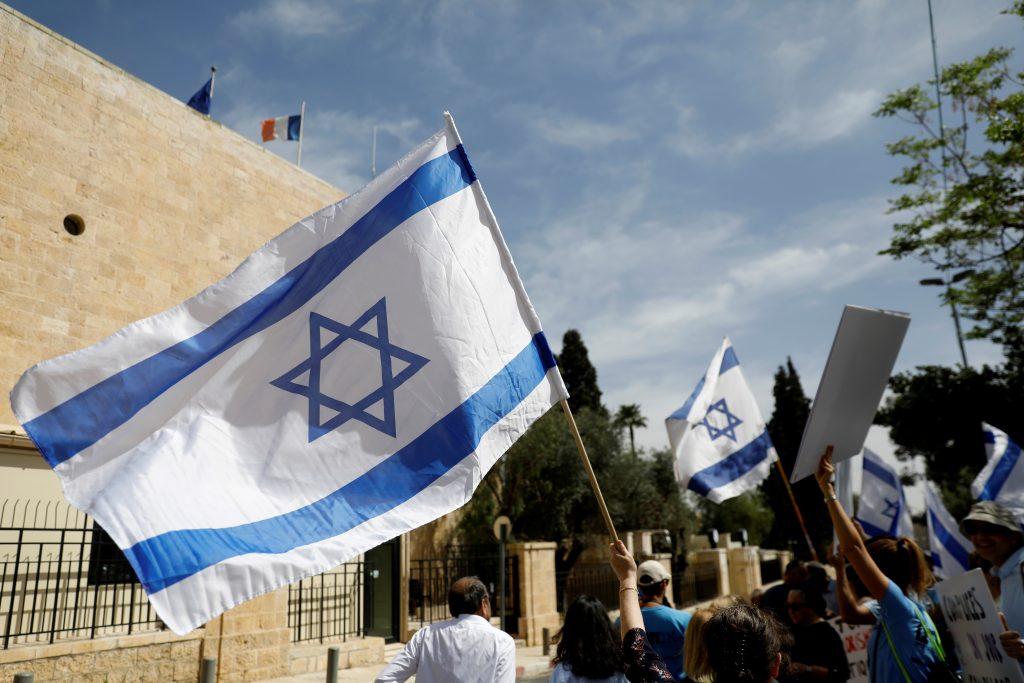 Συγκέντρωση “ασπίδα” στους μετανάστες – Τεράστια διαδήλωση στο Ισραήλ!