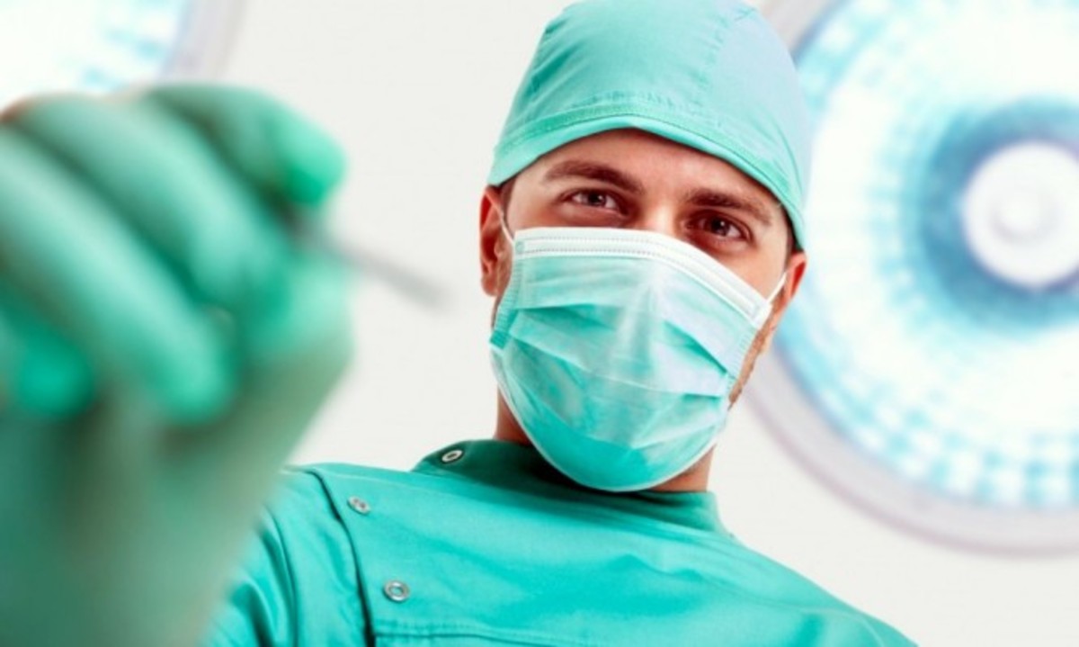 Γιατί οι χειρουργοί φοράνε πάντα πράσινα ή μπλε – Δεν πάει ο νους σας…