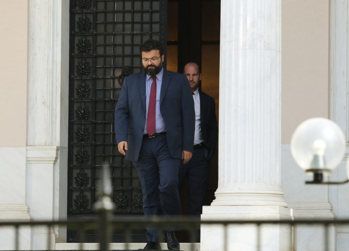 Βασιλειάδης: “Όταν μπουκάρει ο Σαββίδης, τι θα πω στον 18άρη;”