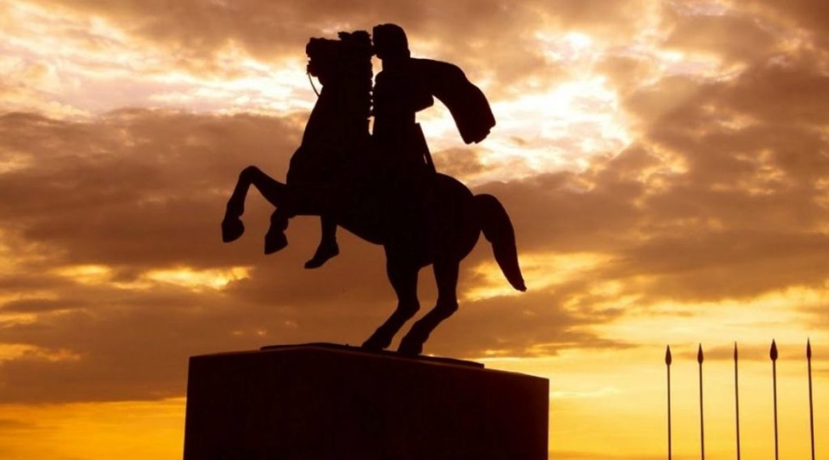 “Ο Μέγας Αλέξανδρος ήταν ένα κακομαθημένο χιπστεράκι της εποχής! Η Μακεδονία ανήκει στα ζώα της…”