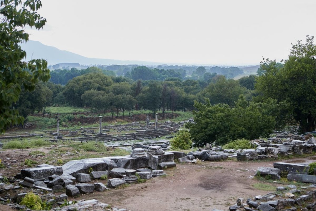 Πυροσβέστης και στρατιωτικός σε σπείρα αρχαιοκαπήλων στη Δωρίδα