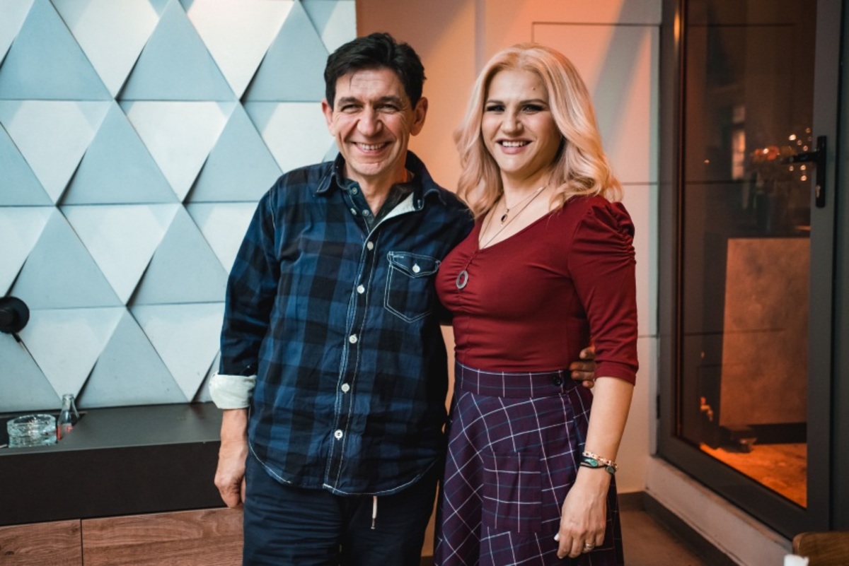 Μπέσυ Μάλφα – Γεράσιμος Σκιαδαρέσης: Βραδινή έξοδος και reunion με τους συναδέρφους τους από τα «Μαύρα Μεσάνυχτα»! [pics]