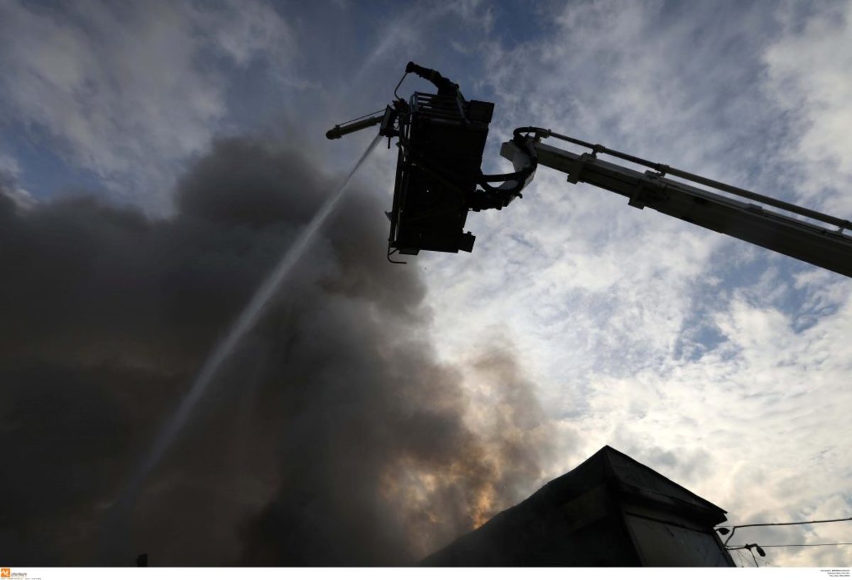 Μεγάλη φωτιά σε εργοστάσιο πέλετ στη Λιβαδειά