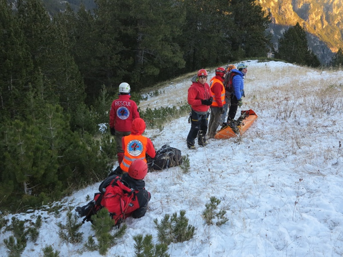 Όλυμπος: Επιχείρηση διάσωσης τραυματισμένου ορειβάτη [pic]