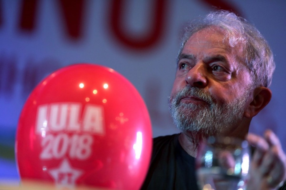 Βραζιλία: Πιο κοντά στη φυλακή ο Λούλα – Προβάδισμα στις δημοσκοπήσεις παρά την καταδίκη