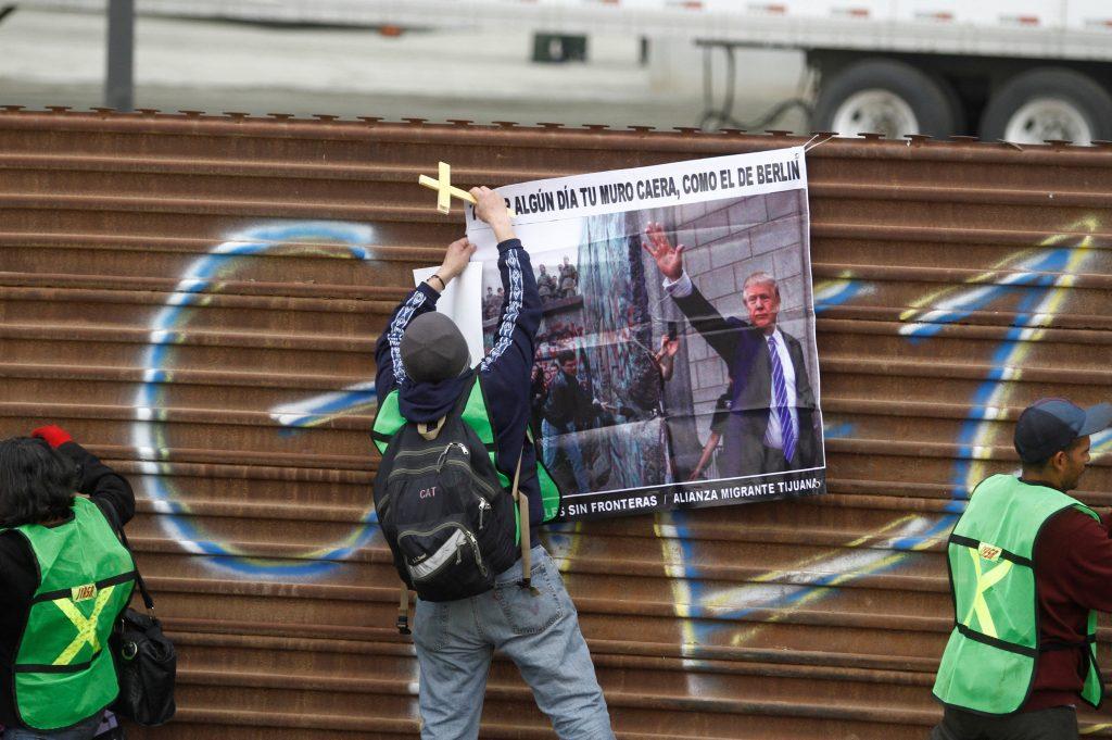 Μεξικό: Φωνάζουν στον Τραμπ: “Όχι στο τείχος”