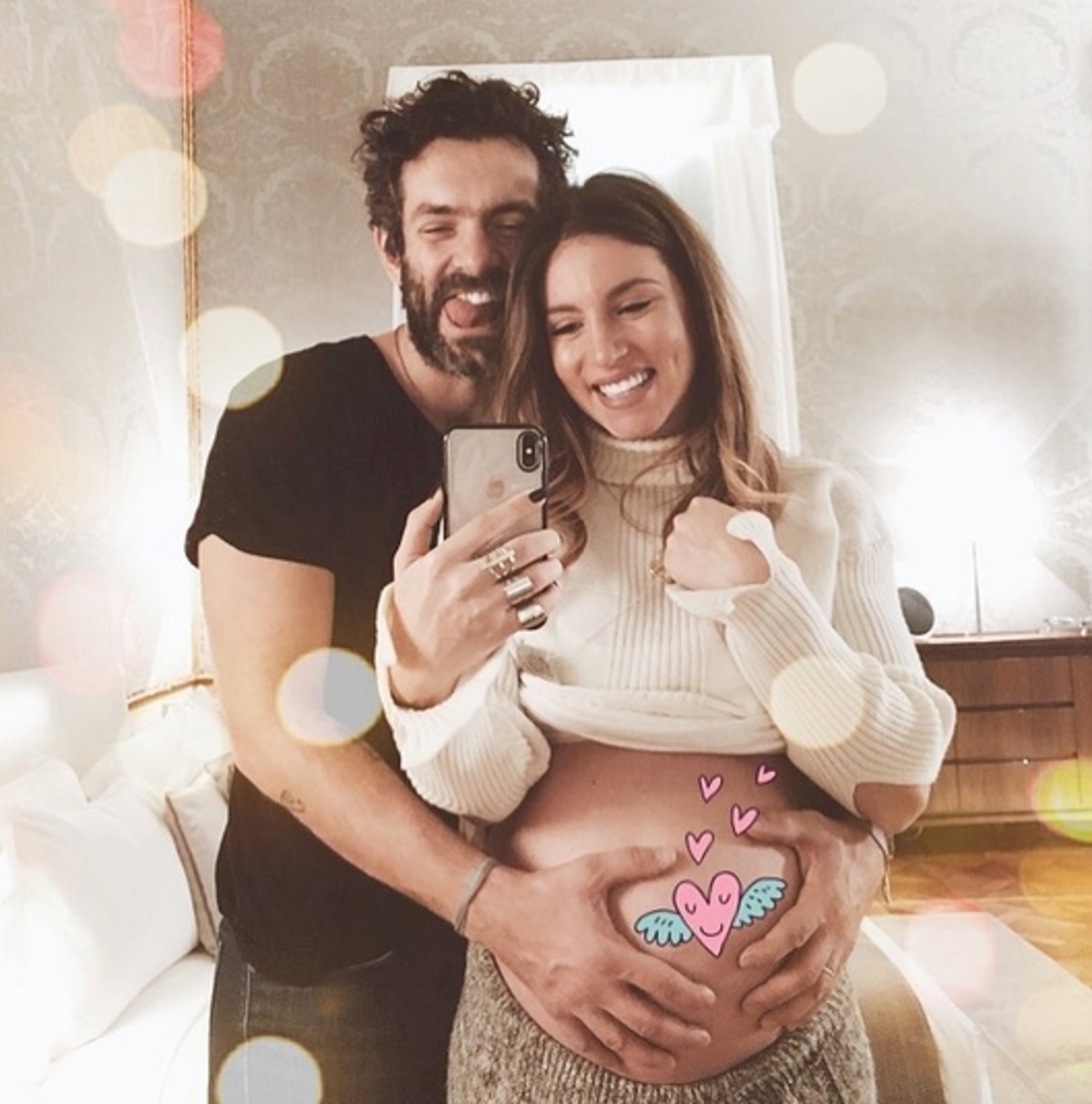 Αθηνά Οικονομάκου: Το πρώτο βίντεο από το μαιευτήριο!