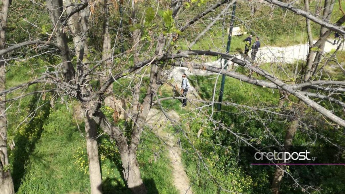Ηράκλειο: Πτώμα γυναίκας σε πάρκο – Αποκλείστηκε η περιοχή από αστυνομικούς [pics]