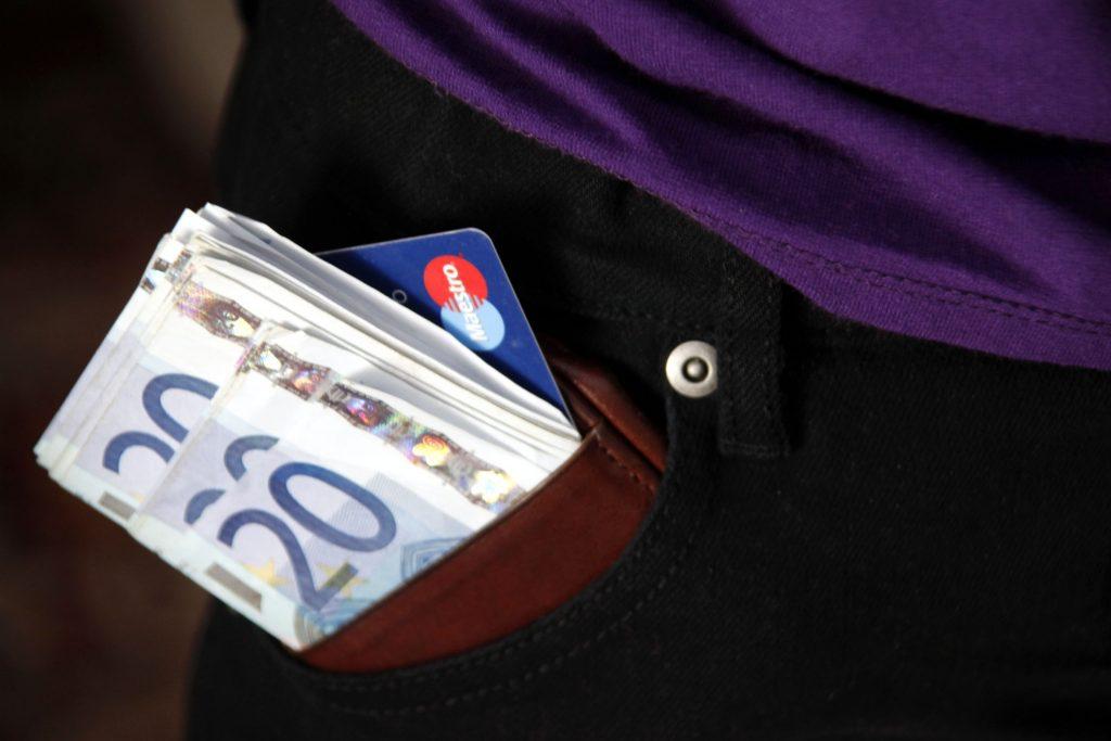 Κομοτηνή: Βρήκε πορτοφόλι γεμάτο λεφτά και το παρέδωσε στην αστυνομία