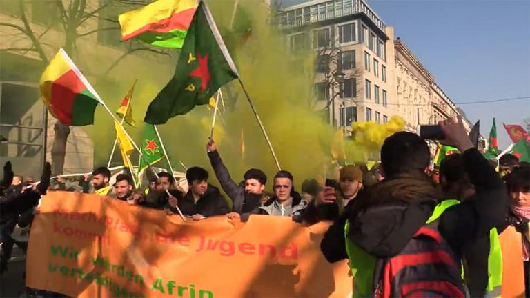 Επεισόδια και χημικά σε πόλεις της Ευρώπης σε διαδηλώσεις για την τουρκική επίθεση στο Αφρίν vid]