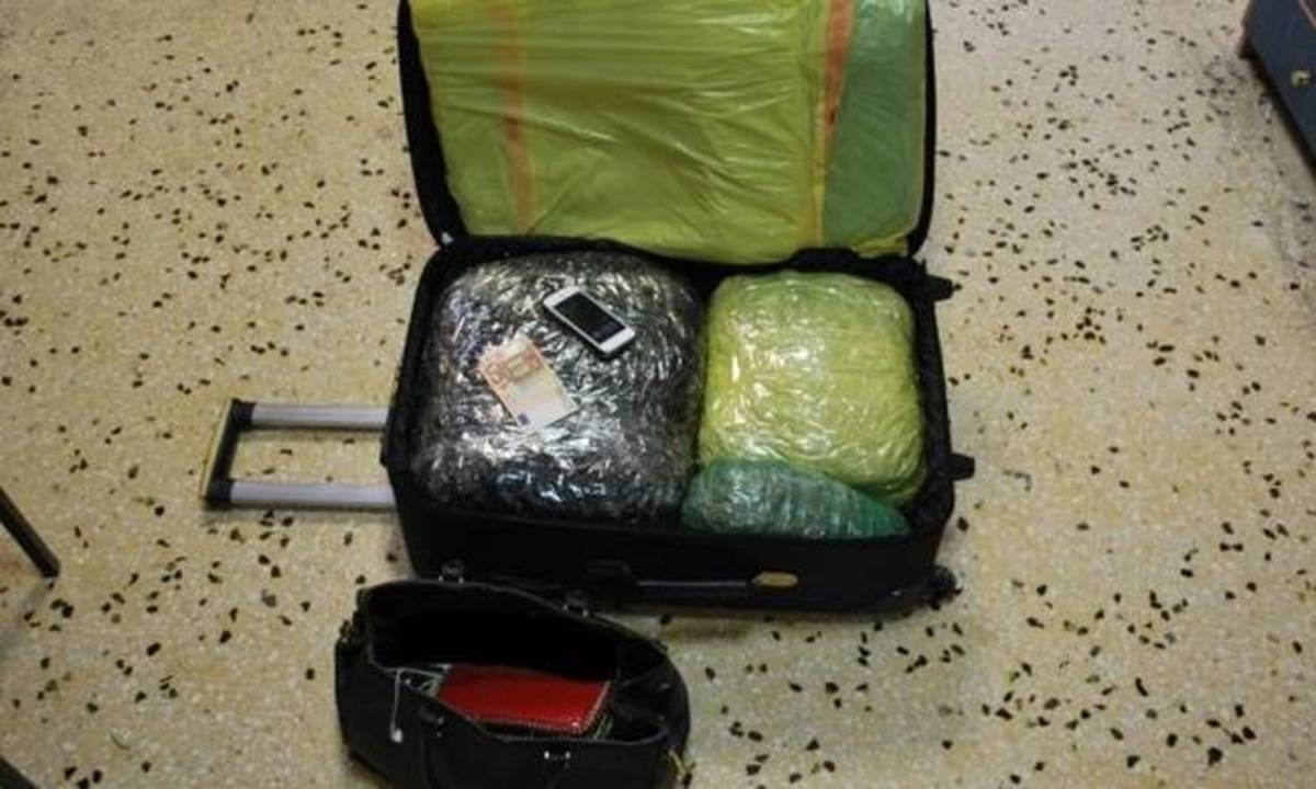 Μια ολόκληρη οικογένεια στο κελί!