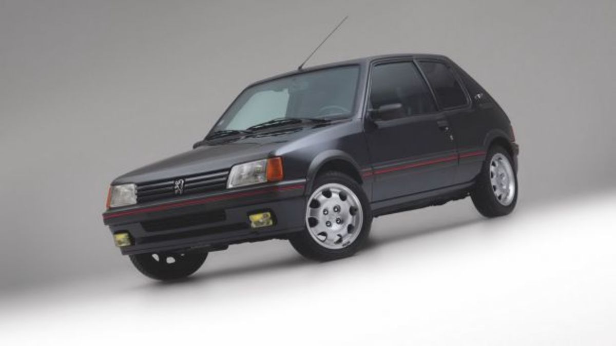 Πωλείται ένα… θωρακισμένο Peugeot 205 GTi!