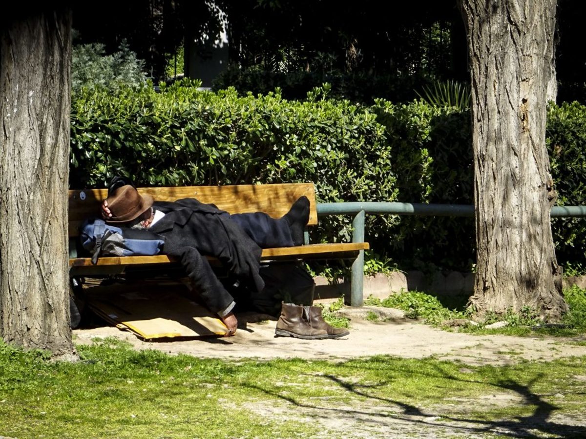 Υπουργείο Εργασίας: Οι άστεγοι μπορούν να λάβουν επίδομα ανεργίας