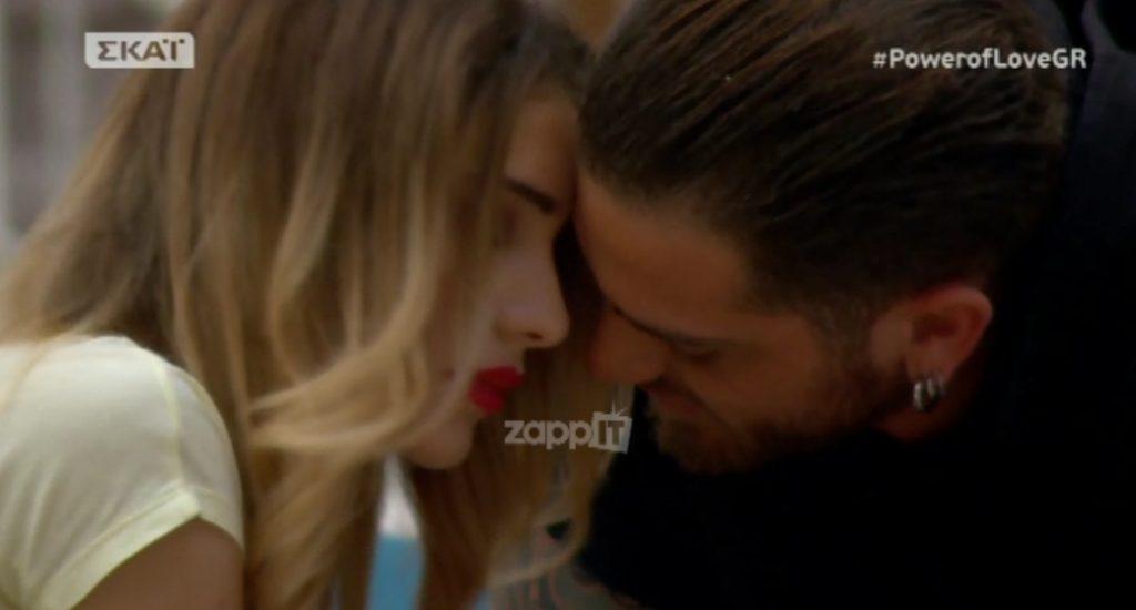Power of Love: Δώρος και Αθηνά έπεσαν ο ένας στην αγκαλιά του άλλου!
