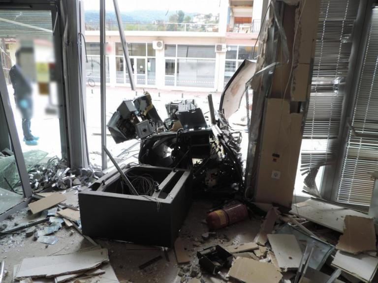 Θεσσαλονίκη: Νέα έκρηξη σε ΑΤΜ – Το ανατίναξαν με αέριο και βούτηξαν τα χρήματα που υπήρχαν μέσα!
