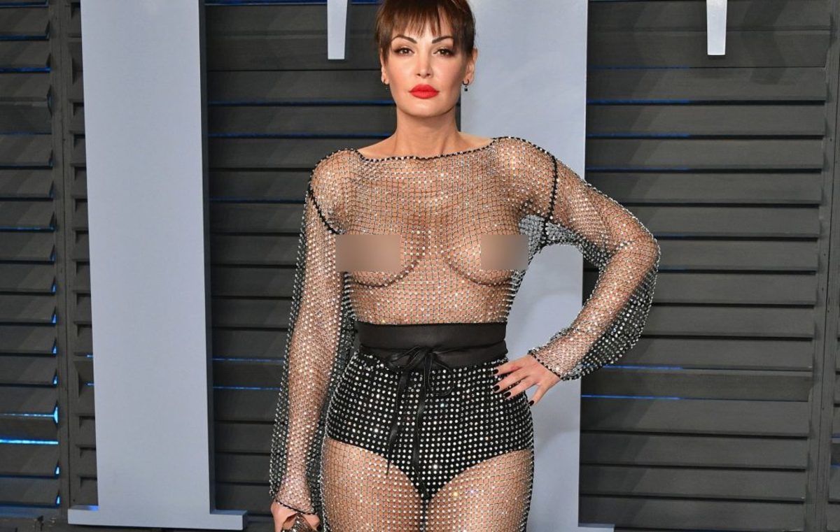 Όσκαρ 2018: Κόλαση η… τραγουδίστρια από την Αλβανία!  Χωρίς σουτιέν στο red carpet [pics]