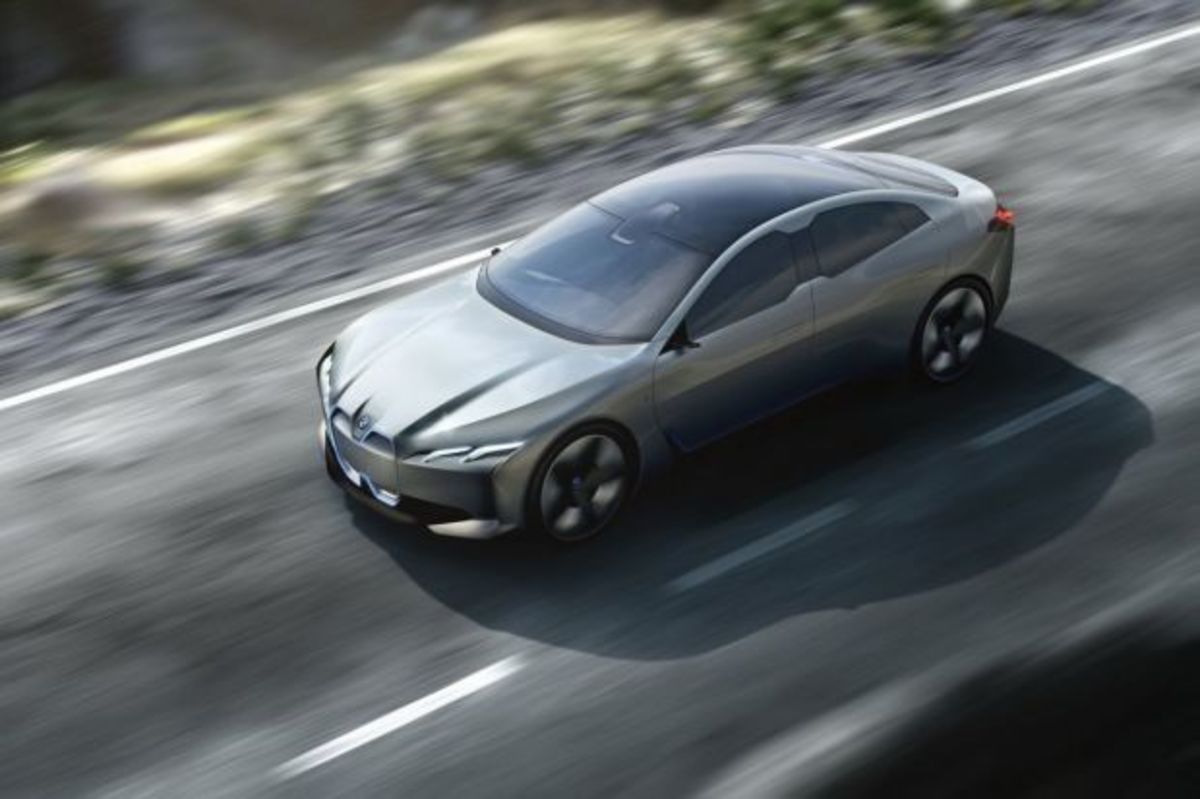 Η BMW ανακοίνωσε και επίσημα το μελλοντικό i4