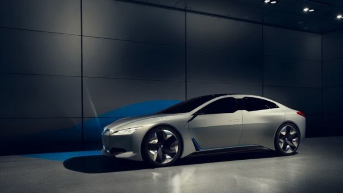 Έως και 700 km αυτονομία με μια φόρτιση το επόμενο ηλεκτρικό της BMW