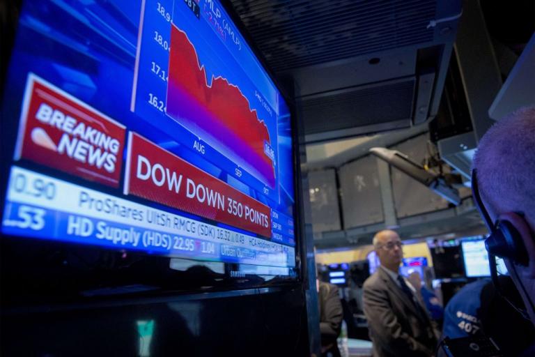 “Μίνι Κραχ” στην Wall Street – Έχασε 831 μονάδες ο Dow Jones! “Τσουνάμι” και για τα Ευρωπαϊκά χρηματιστήρια