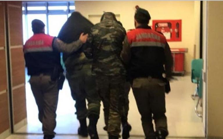 Καρέ - Καρέ η μεταφορά των Ελλήνων στρατιωτικών στο δικαστήριο της Τουρκίας