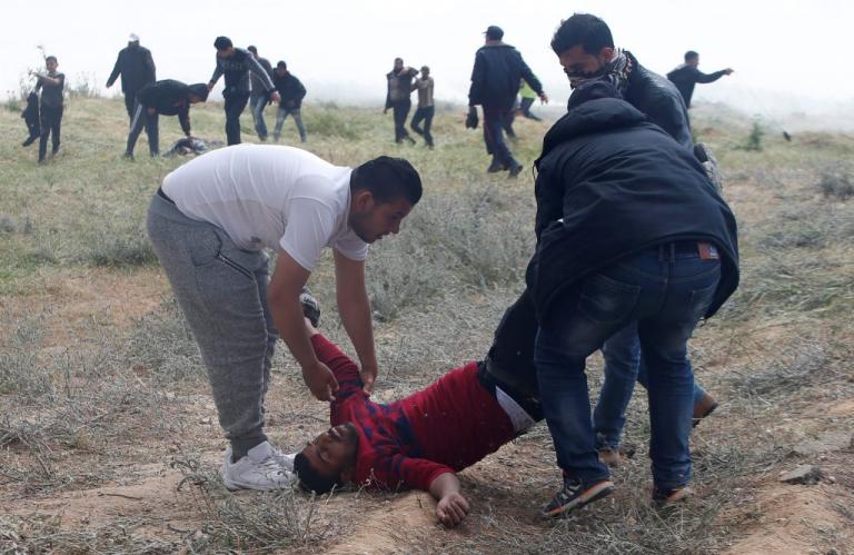 "Λουτρό αίματος" στη Λωρίδα της Γάζας! Πρωτοφανείς συγκρούσεις! Τουλάχιστον 15 νεκροί - Πάνω από 1.400 τραυματίες [pics, vids]
