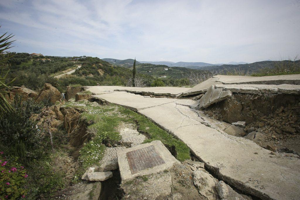 Ο δρόμος… βυθίστηκε στον νομό Ηλείας!