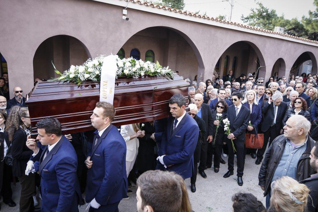 Το τελευταίο “αντίο” στον Βασίλη Μουλόπουλο [pics] – Παρών στην κηδεία ο Πρωθυπουργός