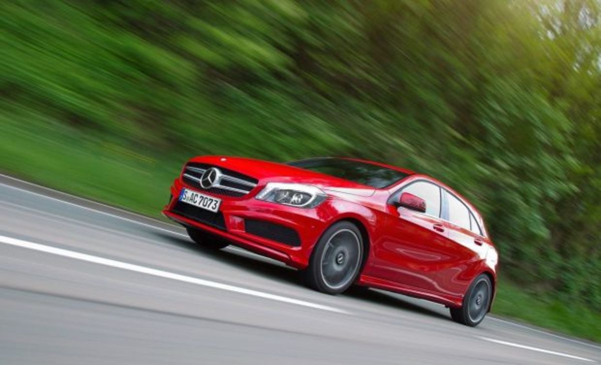 Ανάκληση για έλεγχο του τιμονιού σε 3.529 Mercedes-Benz