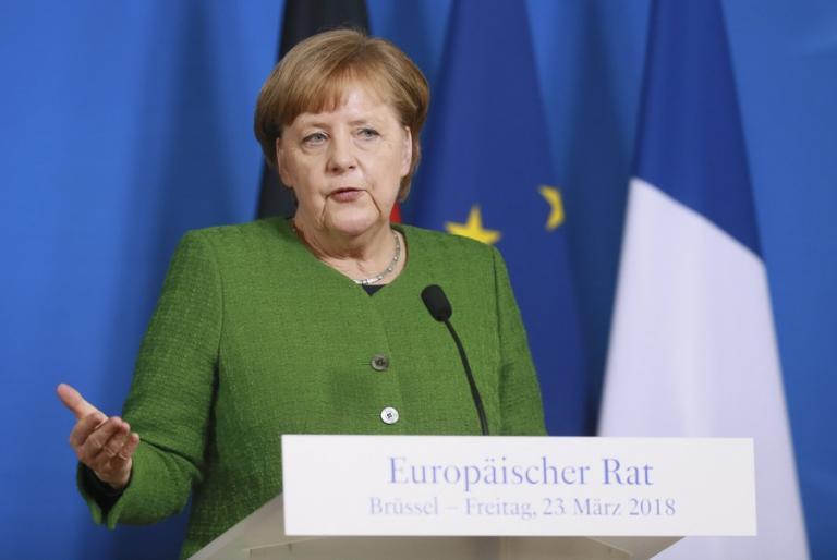 Γερμανία: Δεν σταματά η εσωκομματική “μουρμούρα” για την Μέρκελ – Στελέχη ζητούν την αποχώρησή της