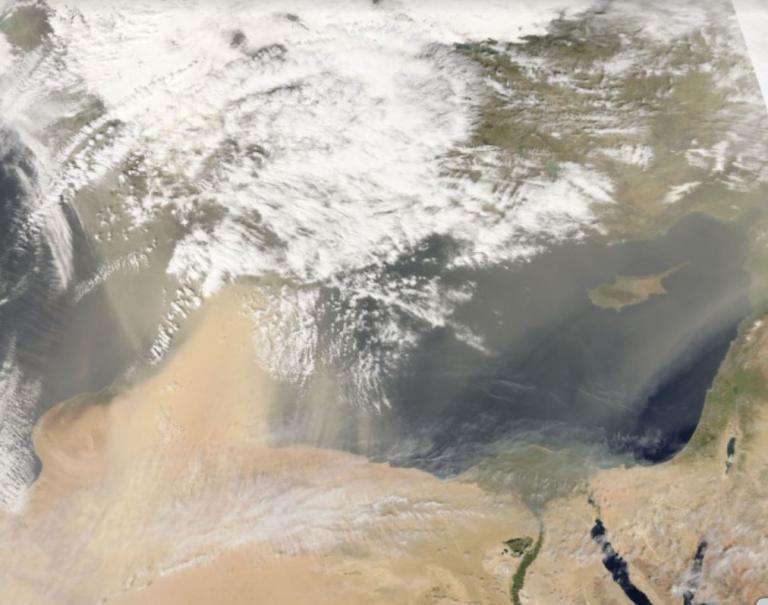 Κρήτη: Η αφρικανική σκόνη από το διάστημα – Η δορυφορική φωτογραφία της NASA που προκαλεί αίσθηση [pics]