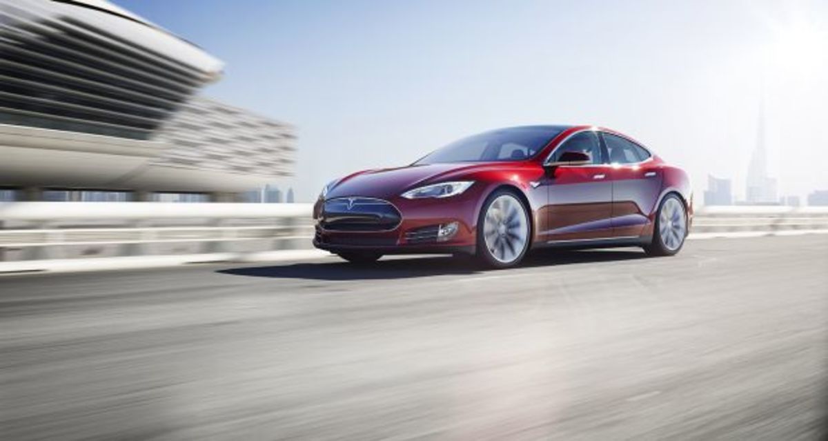 Προβλήματα ρευστότητας για την Tesla που έρχεται Ελλάδα