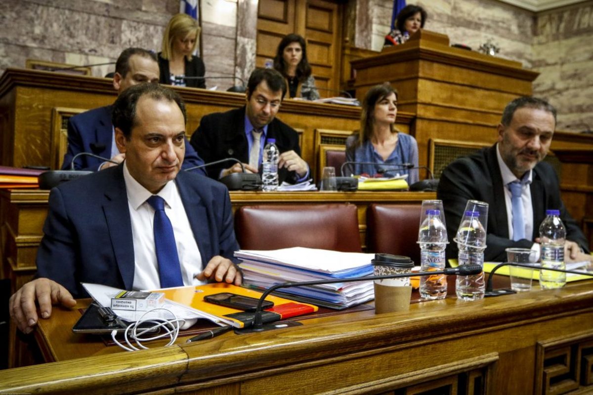 “Πυρά” Σπίρτζη κατά TaxiBeat: Κάποιες εταιρείες διαμεσολάβησης ξεσκίζουν την νομοθεσία