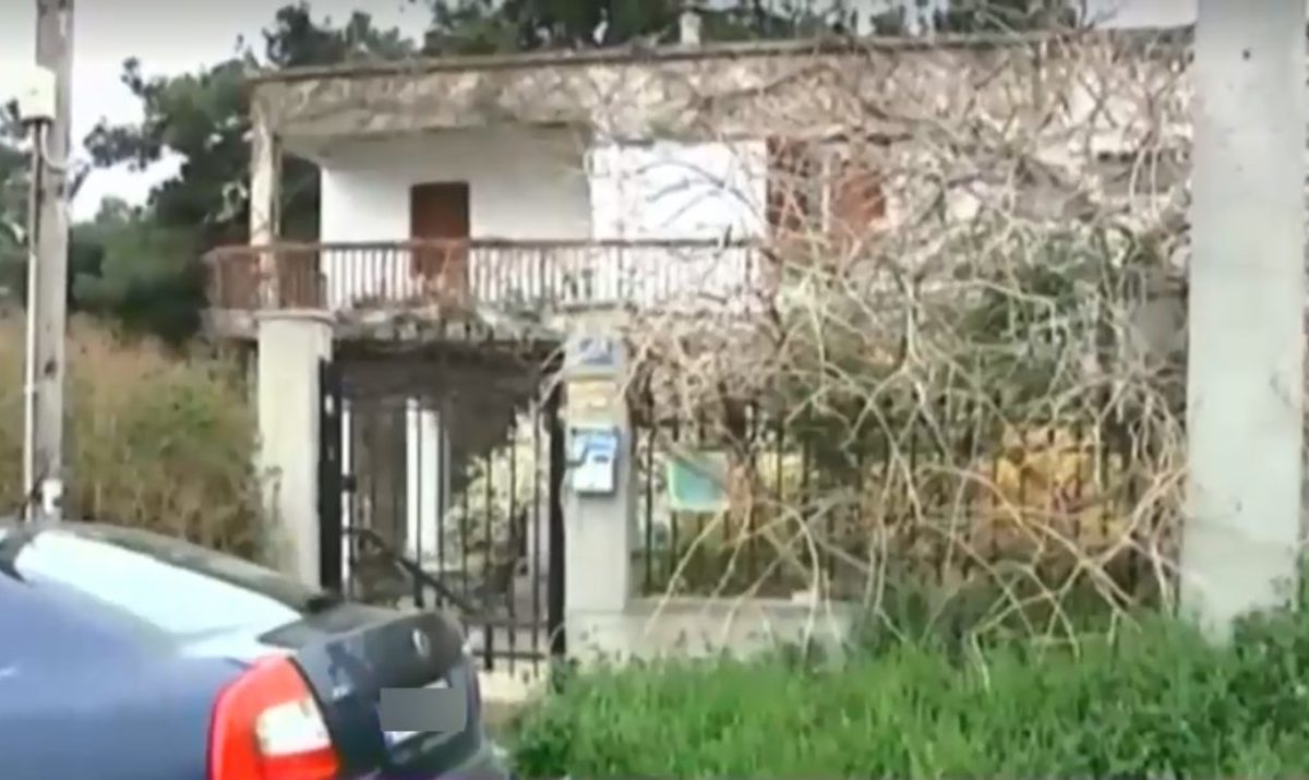 Θεσσαλονίκη: Κρατούσε αιχμάλωτα τα ξαδέλφια του από τον Ιούλιο – Τα έδενε με χειροπέδες!