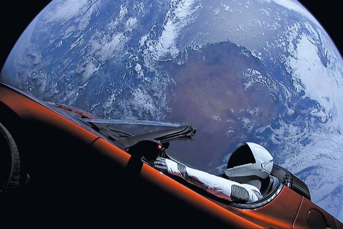 Space X: Απειλή για τον πλανήτη Άρη το αυτοκίνητο της Tesla