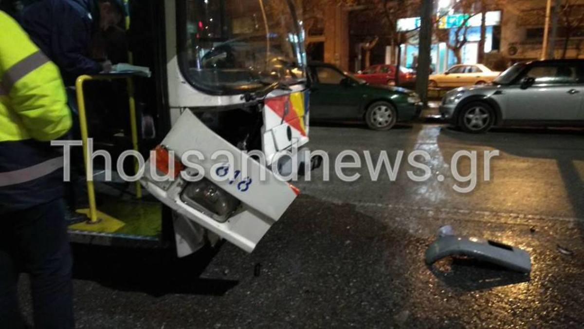 Θεσσαλονίκη: Αυτοκίνητο “καρφώθηκε” πάνω σε λεωφορείο του ΟΑΣΘ [pics]