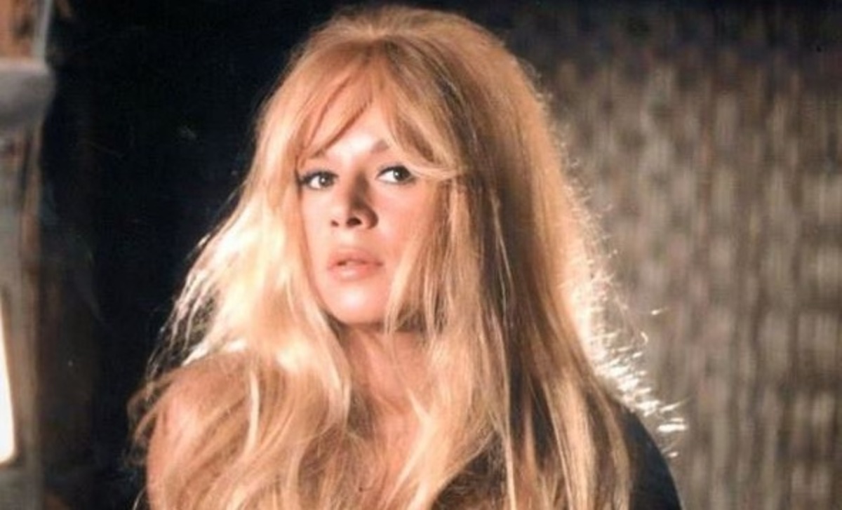 «Σε μια σκηνή με την Αλίκη Βουγιουκλάκη έπρεπε να κυλιστούμε στο πάτωμα, ακούω λοιπόν να μου λέει…»